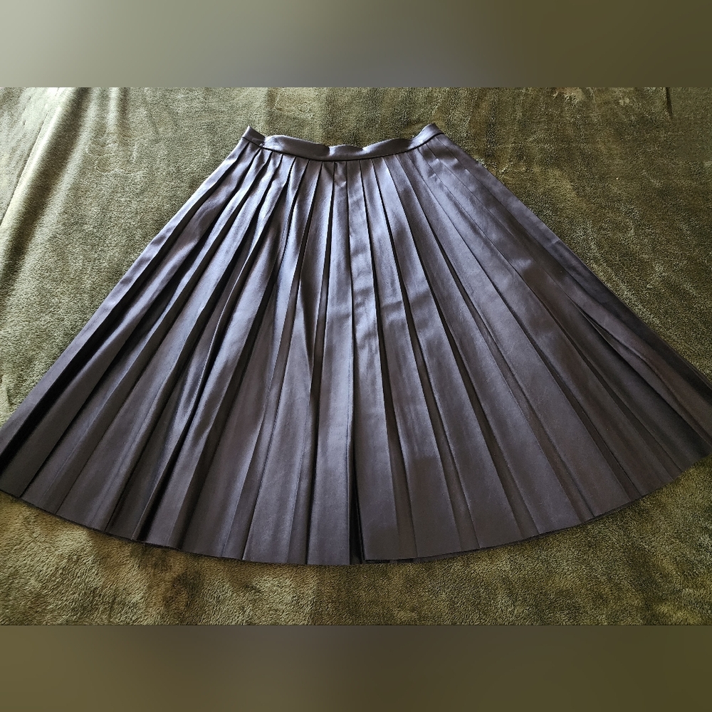Hal Rubenstein Black Faux Leather Pleated Midi Skirt - Size 10